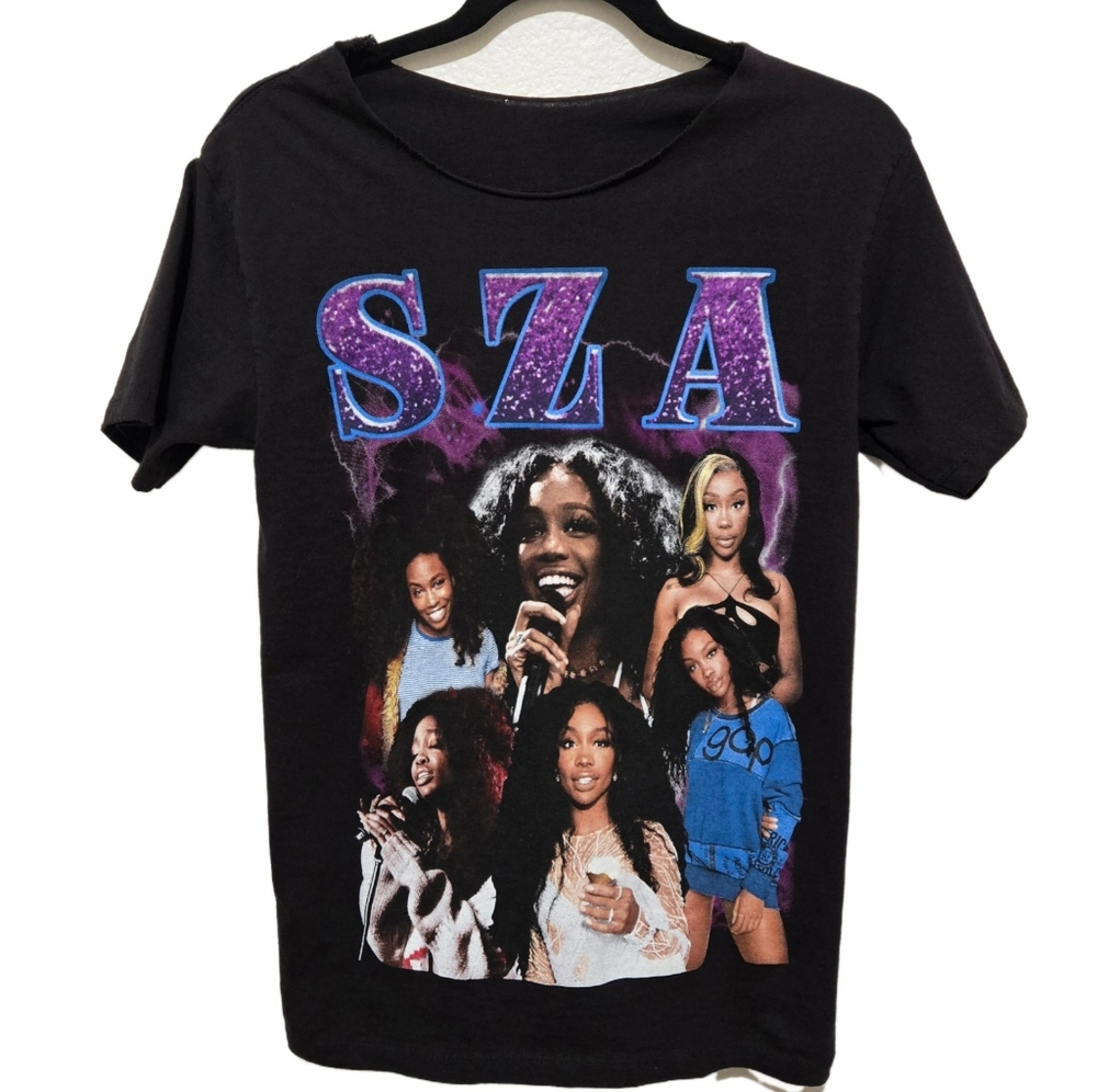 SZA Black Graphic Tee Photo Montage Design Raw Cut Neckline XS